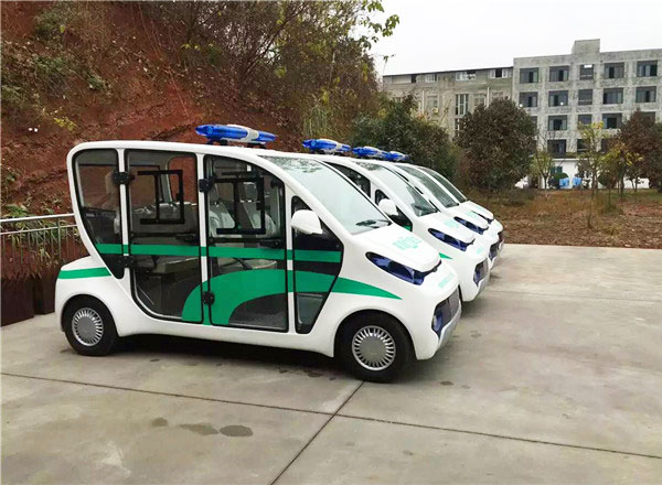 重庆城市管理执法车.jpg